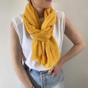 foulard jaune